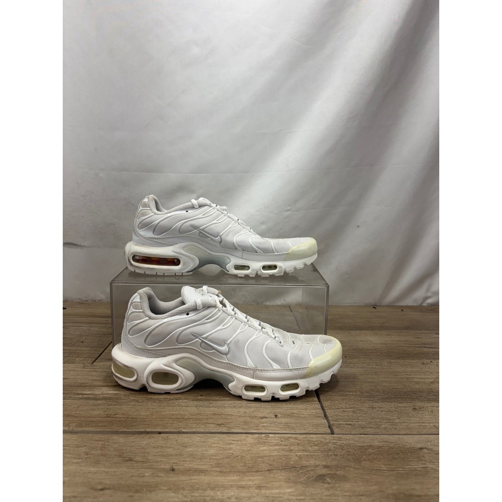Nike Air Max Plus TN White Sneakers DM2362-100 Womens Size 9